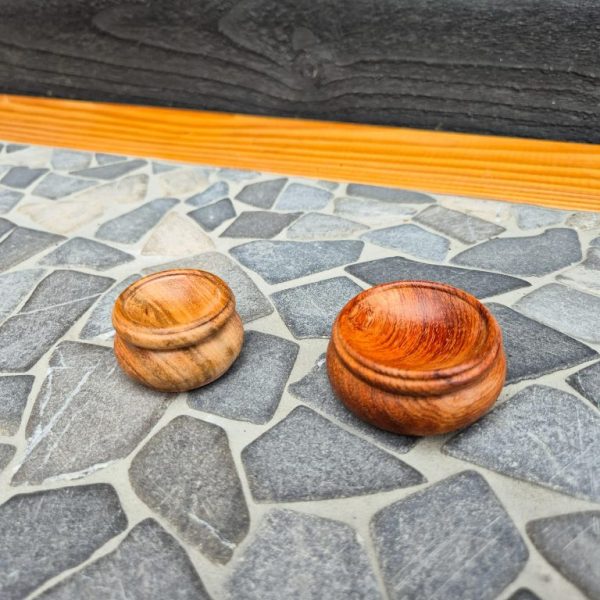Houten standaard voor bollen