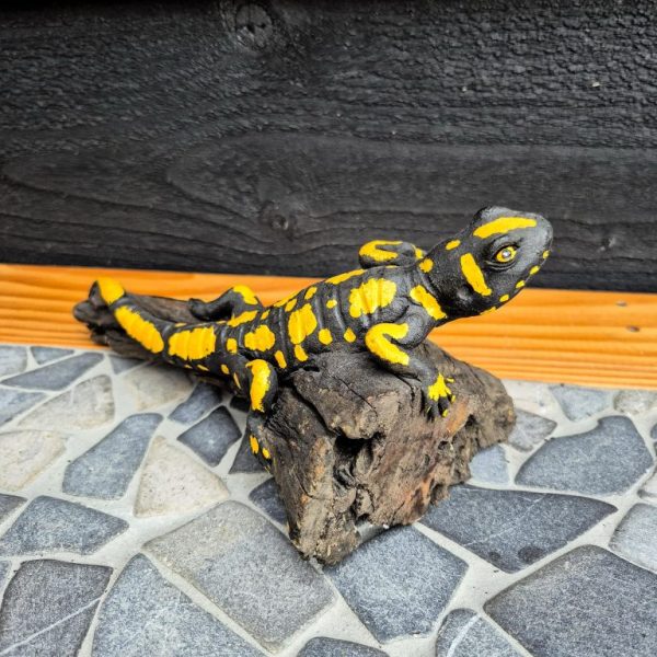 Houten beeld gekko zwart geel